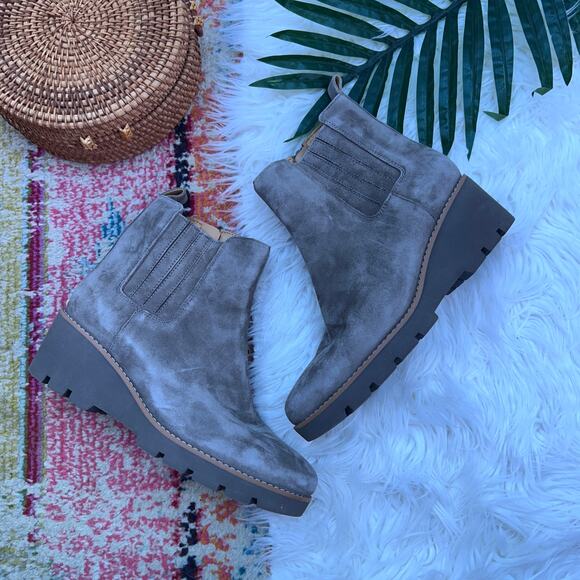 Vionic Shoes - $180 Vionic Aria Chelsea Booties 8.5 Gray Suede Leather Ankle Boot Wedge